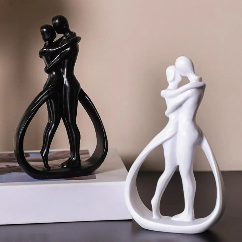 Hugging Couple Figurine Embracing Men Women Resin Statue Sculpture Home Office Wedding Party Anniversary Desktop Decoration