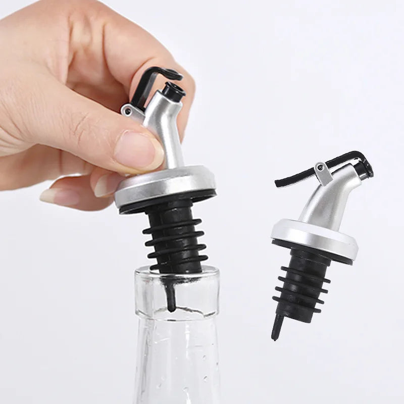New Oil Bottle Stopper Rubber Lock Plug Seal Leak-proof Food Grade Plastic Nozzle Sprayer Liquor Dispenser Wine Pourer Barware